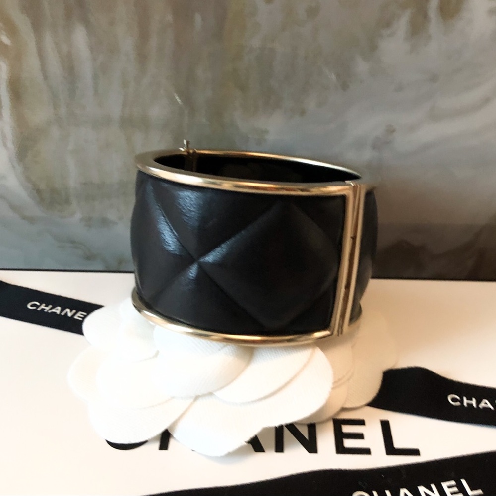Chanel Quilted Black Leather Gold CC Cuff Bracelet - Picture 4 of 8